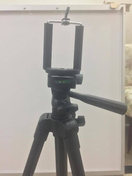 Tripod Stand 4