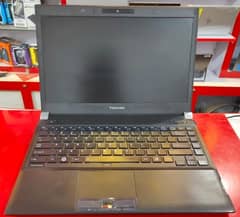 TOSHIBA PORTEGE R700 CORE i5 4GB DDR3 RAM 128GB SSD LIGHT WEIGHT