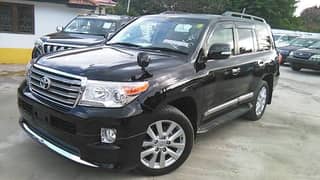 Land cruiser V8 for rent