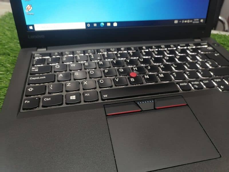 Lenovo x270 i7 7th gen 4