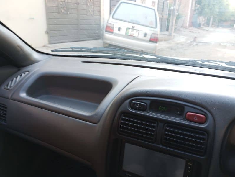 Suzuki Baleno 2003 8