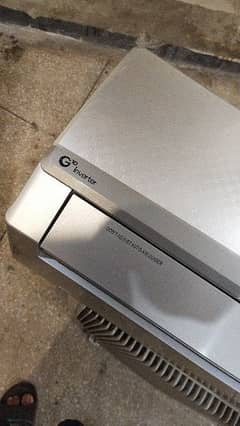 Gree 1.5 ton Dc Inverter heat and cool G10 model