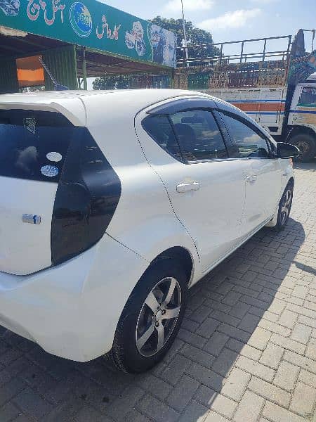 Toyota Aqua G 2012/2015 only exchange is possible 3