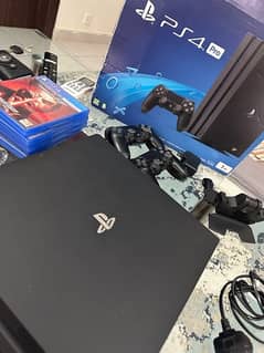 PS4 Pro complete set with 4 games