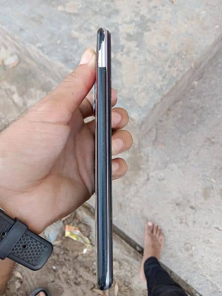 vivo y20 (4gb+64gb) very good condition 3