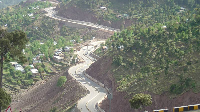 35 Marla Possessional plot on Main Murree Expressway 15