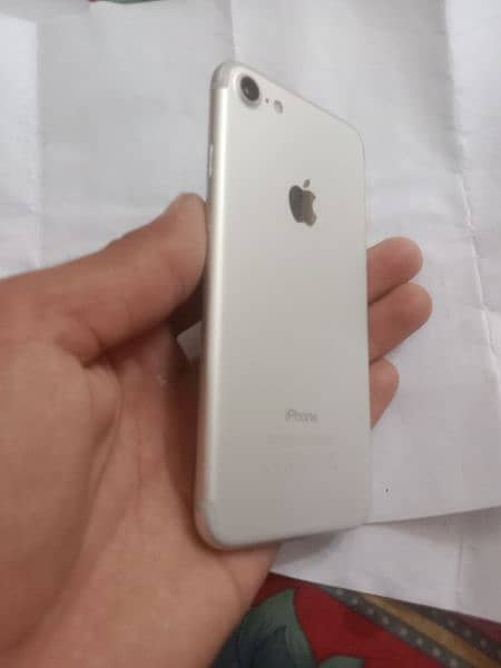 iphone 7. pta approved 1