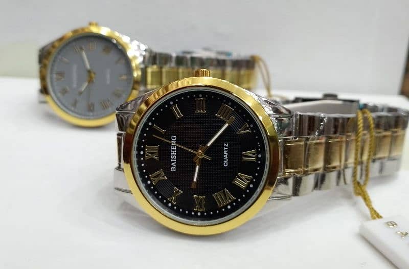 Baiseing watches contact me on whatsapp 03009478225 3