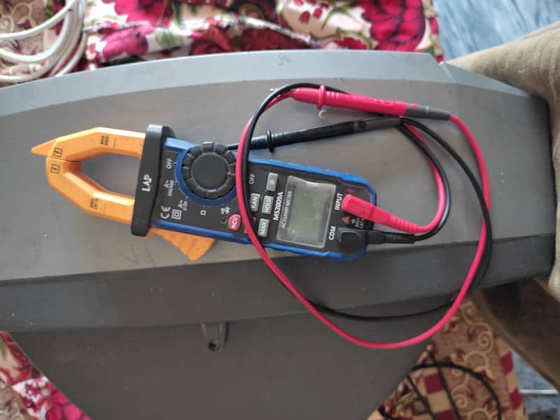 Ac clamp Meter 1