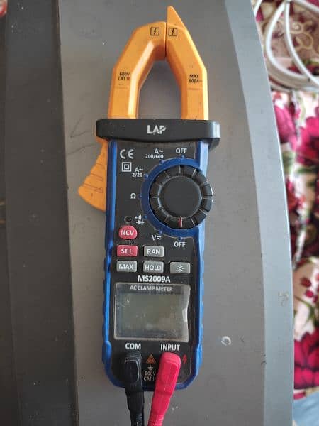 Ac clamp Meter 2