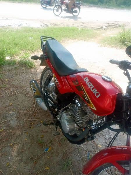 Suzuki 110S Red Color 2