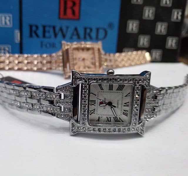 reward ladies watch contact me on whatsapp 03009478225 8