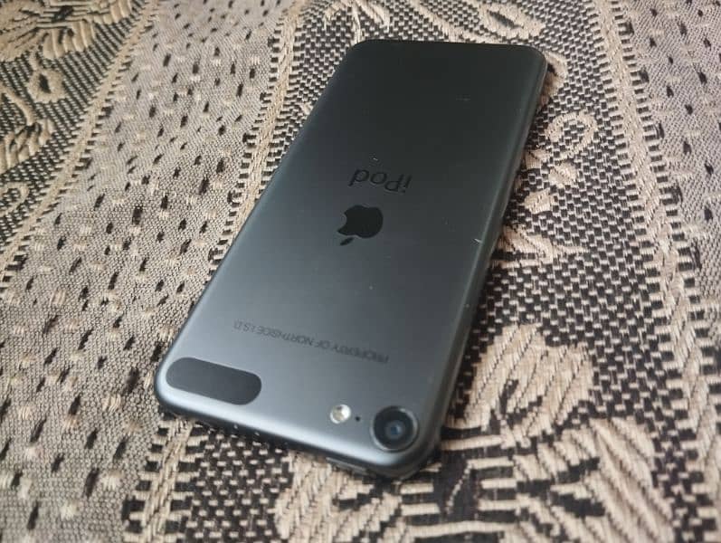 IPOD TOUCH 6th Generation 0