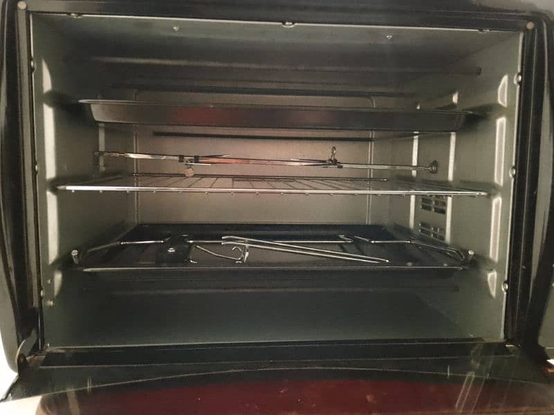 BLACK & DECKER Electric Oven 4