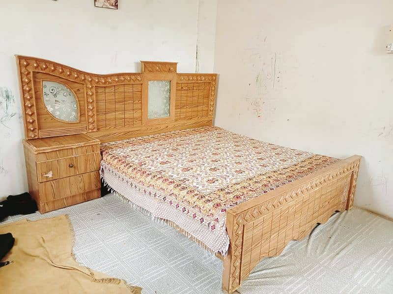 Bedroom Set in Good Condition without matress 1