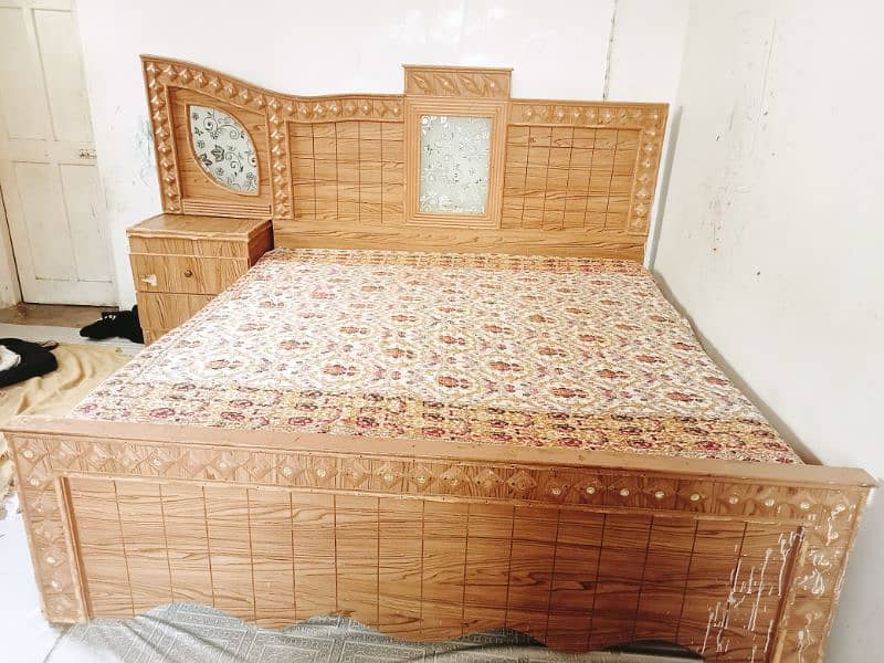 Bedroom Set in Good Condition without matress 2