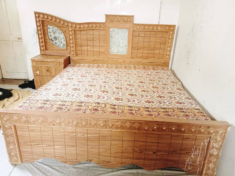 Bedroom Set in Good Condition without matress 4