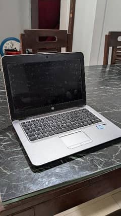 Hp 820 G4 8gb 256 gb ssd 0