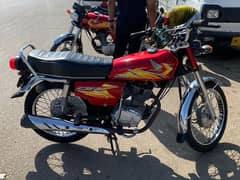 HONDA 125 USED BY ARMY PERSON