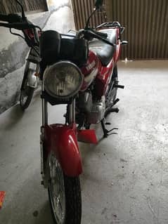 Yamaha YB125Z in Excellent condition. Sale in Sheikhupura.