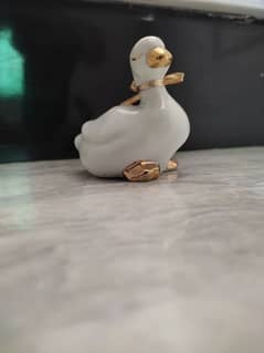 Cute duck statue for showcasing