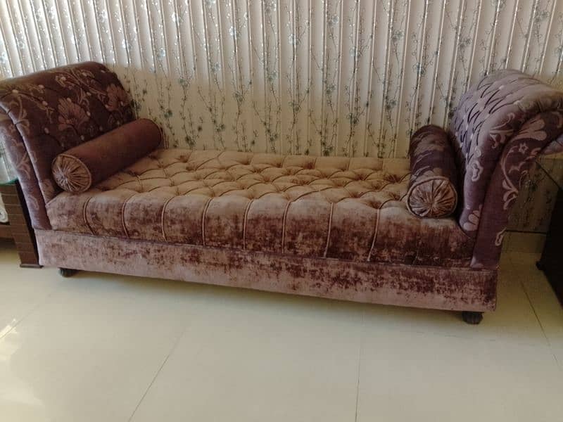 sofa in good condition 8 seater 0