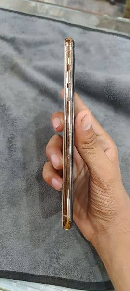 i phone Xs Max Non PTA 2