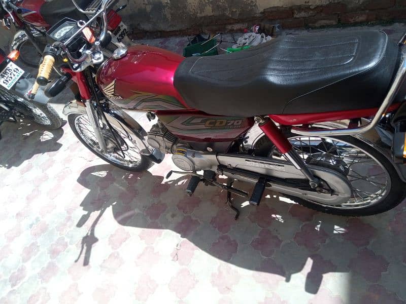 Honda CD 70 2022 5