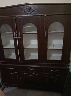 Good condition  wooden showcase 0