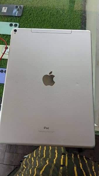 Apple ipad pro 2nd Gen 64 gb 0