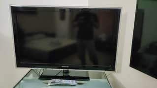 Samsung 40" LCD (LA40D550),Just like new,family used