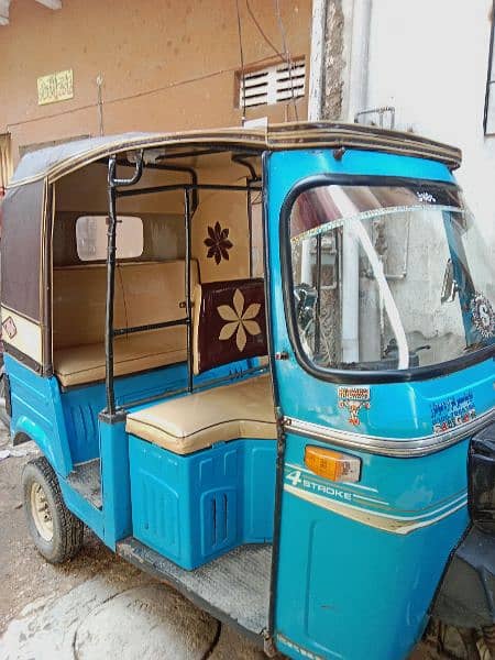 Sazgar rickshaw 21 model 10 / 10 condition lpg 1