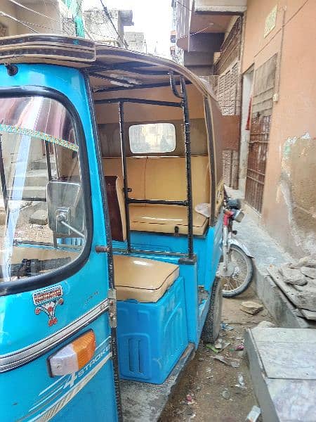 Sazgar rickshaw 21 model 10 / 10 condition lpg 2