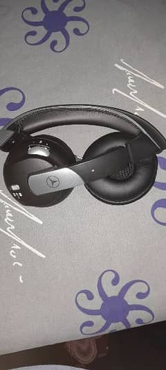 MERCEDES HEADPHONES