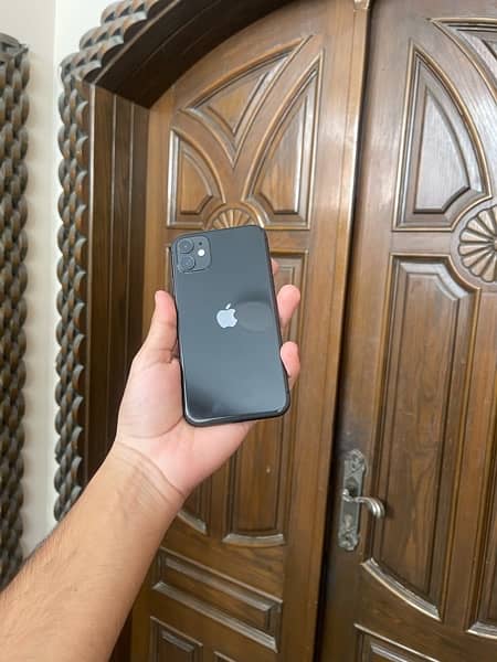 iPhone 11 64 gb jv black colour 2