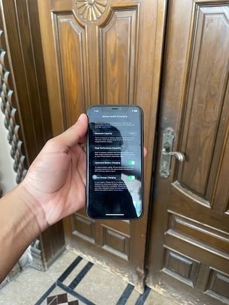 iPhone 11 64 gb jv black colour 7