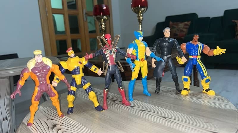 X men and Spider-Man action figure 1