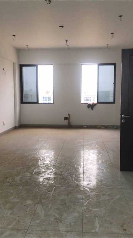 Brand New 1000 Sqft Office Space Available For Rent 9