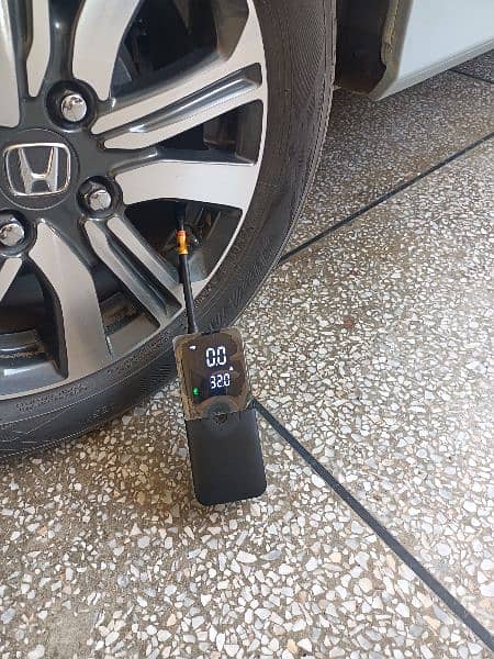 TIRE INFLATOR, POWER BANK 7