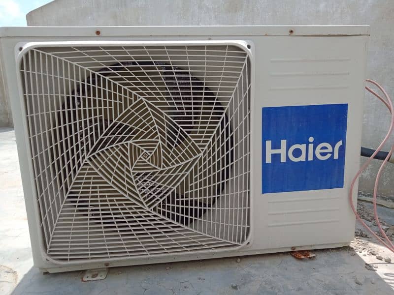 Haier 1 ton AC . 03101160398. 5