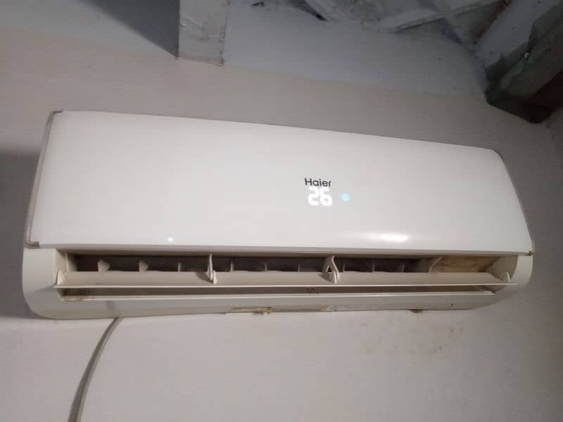 Haier 1 ton AC . 03101160398. 6