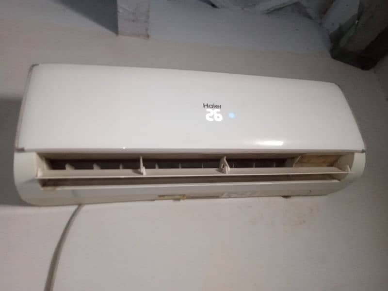 Haier 1 ton AC . 03101160398. 8