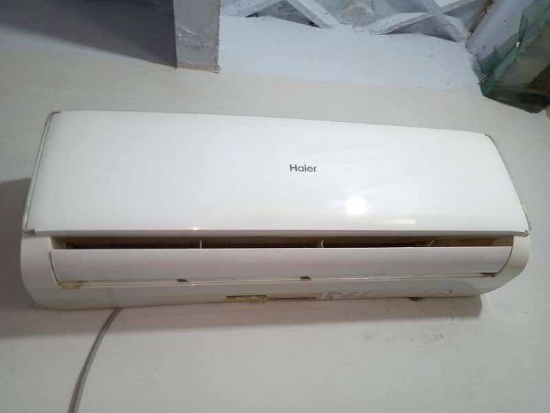 Haier 1 ton AC . 03101160398. 9