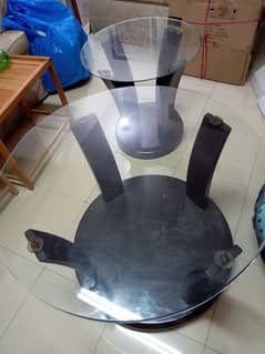 round glass table