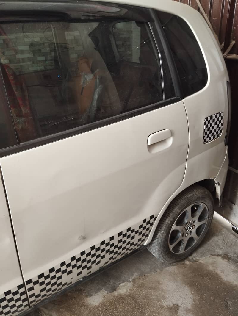 Suzuki MR Wagon 2004 4