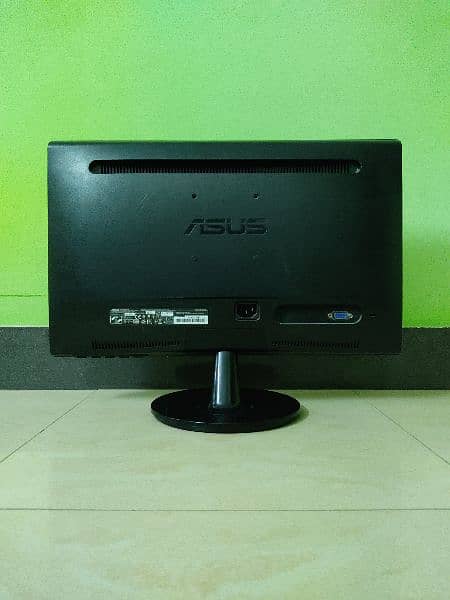 ASUS 19 inch Monitor 1