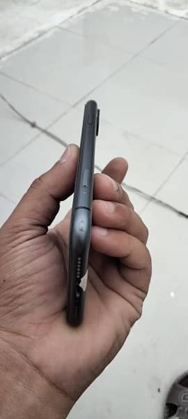 iphone 11 128gb black colour PTA aproved 3