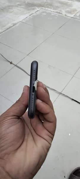 iphone 11 128gb black colour PTA aproved 7