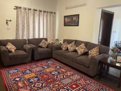 5 seater Sofa set with 6 cushions