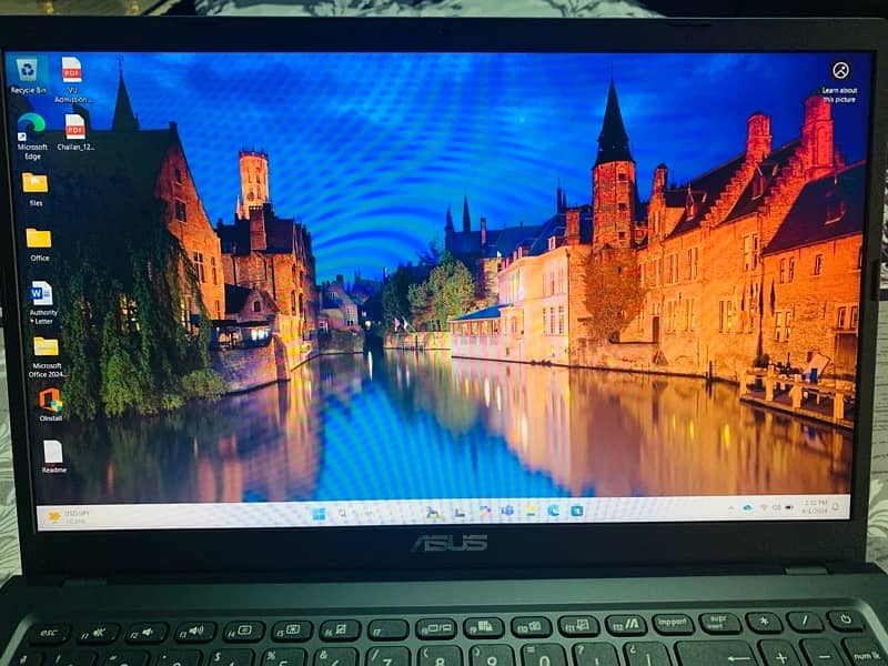 ASUS VIVO BOOK SONICMASTER 15.6 5